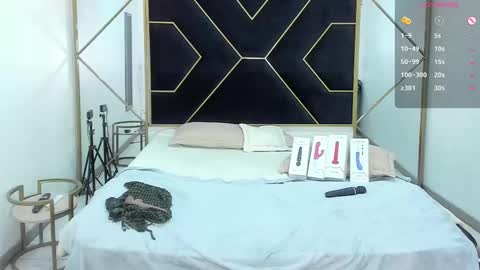 CamiilaReyes online show from February 26, 8:11 pm