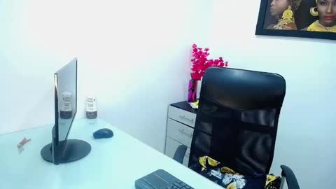 CamiilaReyes online show from October 10, 9:47 pm