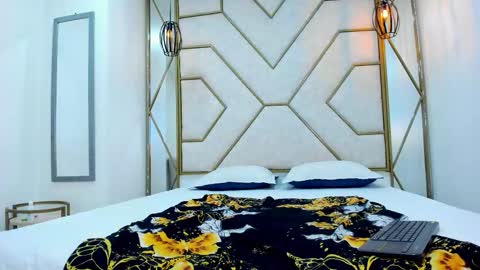 CamiilaReyes online show from October 15, 1:22 pm