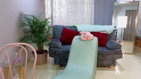 Camil online show from February 7, 1:43 pm