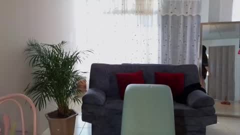 Camil online show from March 8, 1:36 pm