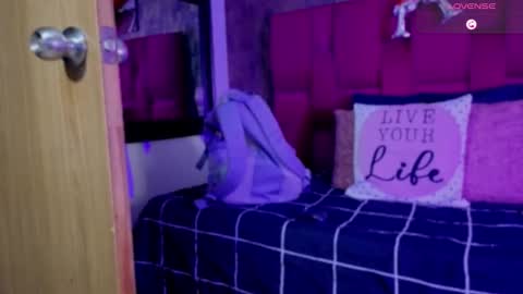 camila__bouzas online show from February 17, 12:01 pm