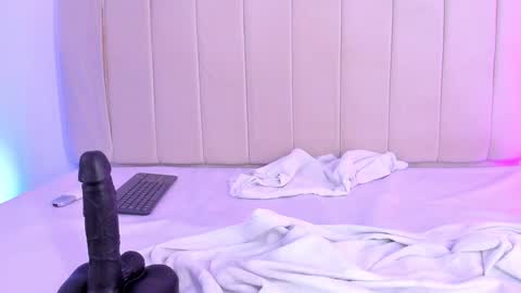 Cami online show from December 5, 11:18 pm