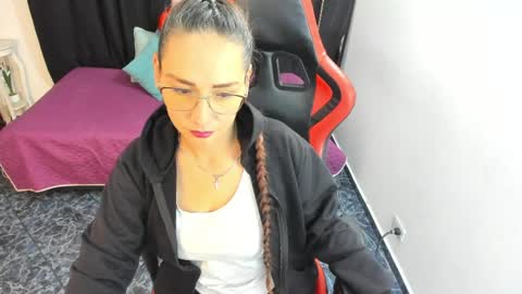 Snapshot of camila_bj chatting on May 8, 5:46 am camila_bj online show from May 8, 5:46 am