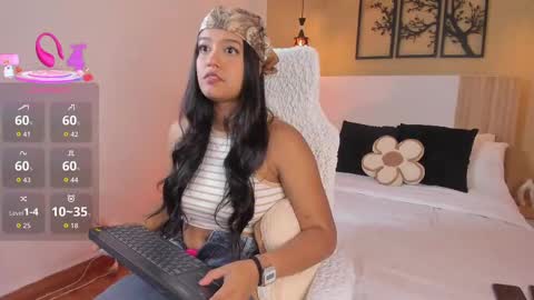 Snapshot of camila_bustamante_ chatting on October 1, 2:56 pm camila_bustamante_ online show from October 1, 2:56 pm