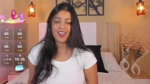 Snapshot of camila_bustamante_ chatting on October 8, 8:39 pm camila_bustamante_ online show from October 8, 8:39 pm