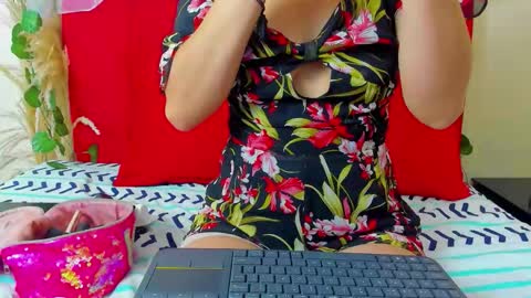 camila_collins7 online show from October 23, 12:37 pm