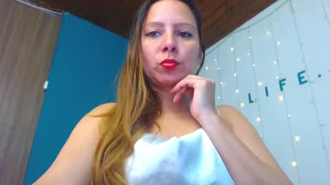 Snapshot of camila_delarosa chatting on December 5, 12:55 pm camila online show from December 5, 12:55 pm