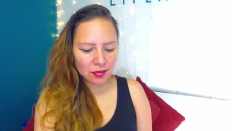 Snapshot of camila_delarosa chatting on December 20, 1:11 pm camila online show from December 20, 1:11 pm