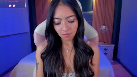 Snapshot of camila_dupont chatting on September 18, 3:52 am Camila online show from September 18, 3:52 am