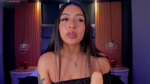 Snapshot of camila_dupont chatting on October 4, 4:21 am Camila online show from October 4, 4:21 am