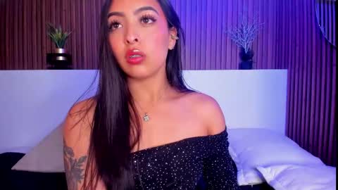 Snapshot of camila_dupont chatting on November 10, 4:00 am Camila online show from November 10, 4:00 am