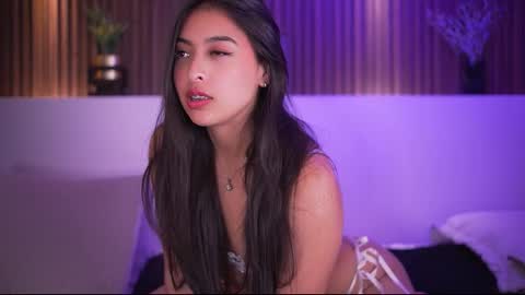 Snapshot of camila_dupont chatting on November 11, 4:12 am Camila online show from November 11, 4:12 am