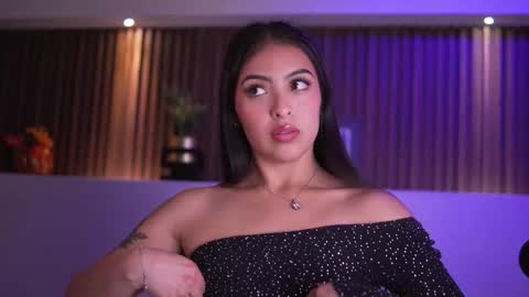 Snapshot of camila_dupont chatting on November 12, 4:24 am Camila online show from November 12, 4:24 am