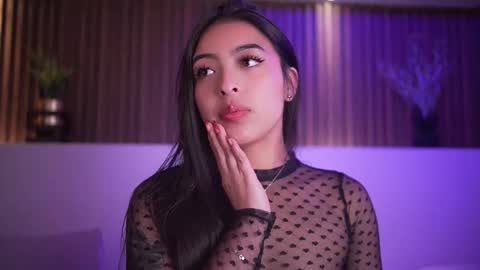 Snapshot of camila_dupont chatting on November 18, 4:17 am Camila online show from November 18, 4:17 am