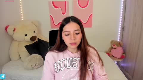 Snapshot of camila_ec2 chatting on December 5, 11:18 pm C A M I online show from December 5, 11:18 pm