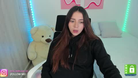 Snapshot of camila_ec2 chatting on February 28, 1:05 am C A M I online show from February 28, 1:05 am