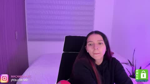 Snapshot of camila_ec2 chatting on November 17, 3:34 am C A M I online show from November 17, 3:34 am