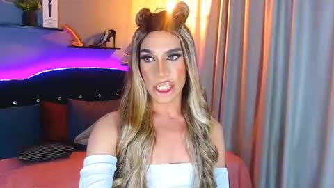 Snapshot of camila_hoottie chatting on December 24, 8:11 am Camila online show from December 24, 8:11 am