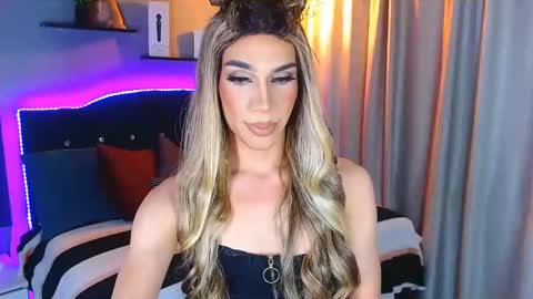 Snapshot of camila_hoottie chatting on December 28, 3:04 am Camila online show from December 28, 3:04 am