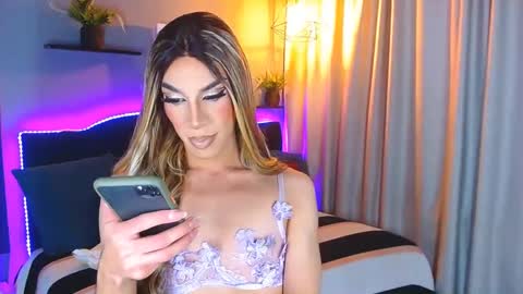 Snapshot of camila_hoottie chatting on December 31, 3:34 am Camila online show from December 31, 3:34 am