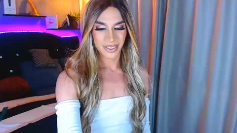 Snapshot of camila_hoottie chatting on January 4, 7:55 am Camila online show from January 4, 7:55 am