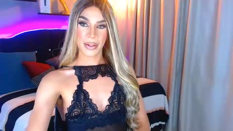 Snapshot of camila_hoottie chatting on January 11, 3:34 am Camila online show from January 11, 3:34 am