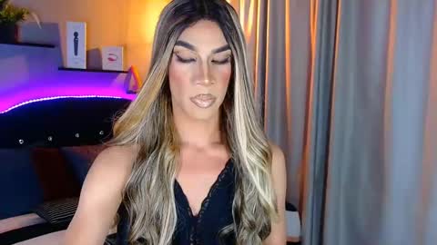 Snapshot of camila_hoottie chatting on January 12, 2:56 am Camila online show from January 12, 2:56 am