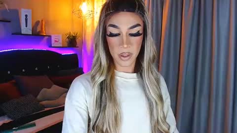 Snapshot of camila_hoottie chatting on January 22, 3:09 am Camila online show from January 22, 3:09 am