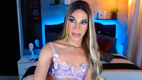 Snapshot of camila_hoottie chatting on January 24, 4:16 am Camila online show from January 24, 4:16 am