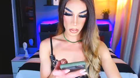 Snapshot of camila_hoottie chatting on January 27, 3:15 am Camila online show from January 27, 3:15 am