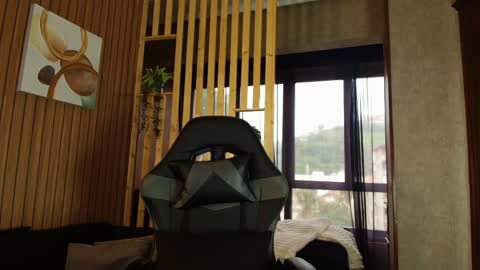    online show from April 26, 7:39 am