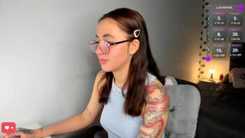 Snapshot of camilaalee chatting on January 13, 12:19 am CAMILAA LEE  online show from January 13, 12:19 am