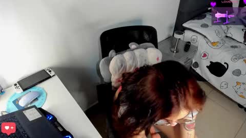 Snapshot of camilaalee chatting on March 3, 12:37 am CAMILAA LEE  online show from March 3, 12:37 am