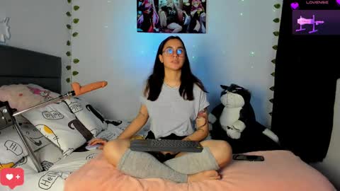 Snapshot of camilaalee chatting on March 4, 1:12 am CAMILAA LEE  online show from March 4, 1:12 am