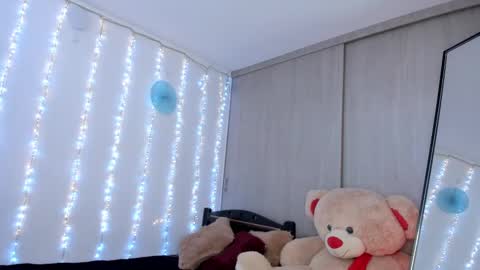 Snapshot of camilaandrade_ chatting on September 23, 11:24 am Cami  online show from September 23, 11:24 am