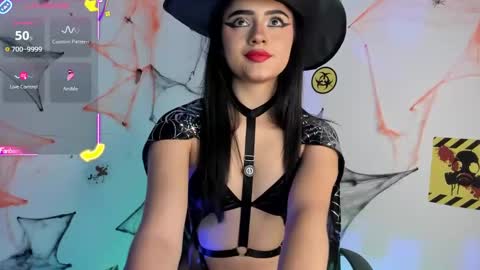 Snapshot of camilaandrade_ chatting on October 17, 12:30 pm Cami  online show from October 17, 12:30 pm
