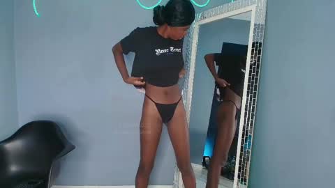 Snapshot of camilaasaenz_ chatting on September 23, 9:07 pm C A M I L A online show from September 23, 9:07 pm
