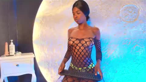 Snapshot of camilaasaenz_ chatting on October 10, 12:26 pm C A M I L A online show from October 10, 12:26 pm