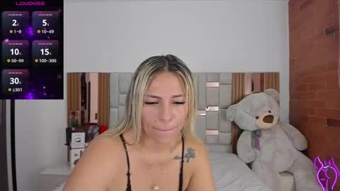 Snapshot of camilabliss chatting on February 9, 12:20 pm Camila online show from February 9, 12:20 pm
