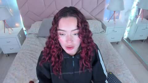 Snapshot of camilarivers chatting on December 31, 3:20 pm Camila  online show from December 31, 3:20 pm