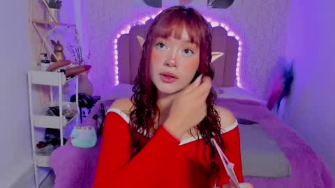 Snapshot of camilarivers chatting on February 19, 11:49 am Camila  online show from February 19, 11:49 am