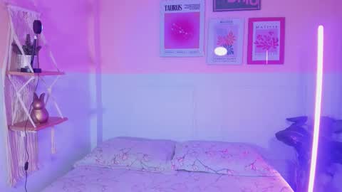 Snapshot of camilarivers chatting on September 17, 11:45 am Camila  online show from September 17, 11:45 am