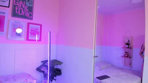 Snapshot of camilarivers chatting on September 18, 11:56 am Camila  online show from September 18, 11:56 am