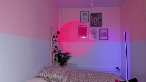 Snapshot of camilarivers chatting on October 9, 11:41 am Camila  online show from October 9, 11:41 am