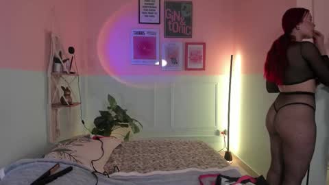 Snapshot of camilarivers chatting on October 28, 11:47 am Camila  online show from October 28, 11:47 am