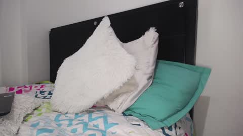 X IGcamiryan01 online show from December 19, 3:29 am