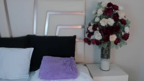 Camila online show from December 19, 6:01 am