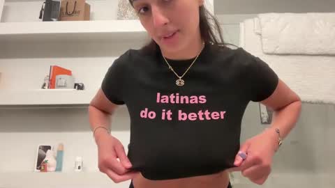 camiliakxoxo online show from February 20, 4:07 am