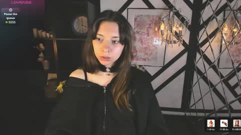 Camilla online show from April 21, 6:09 am
